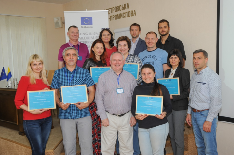 Trainer Roddy Feely with the participants from the export workshop