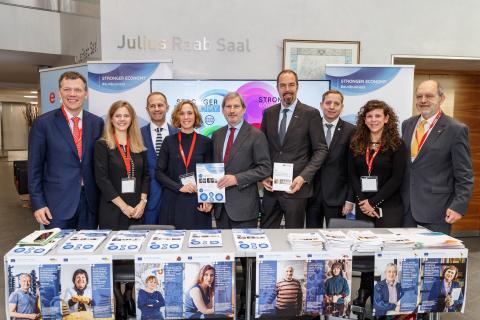 EU Commissioner Hahn at the Business Forum with the EU4Business Secretariat’s team